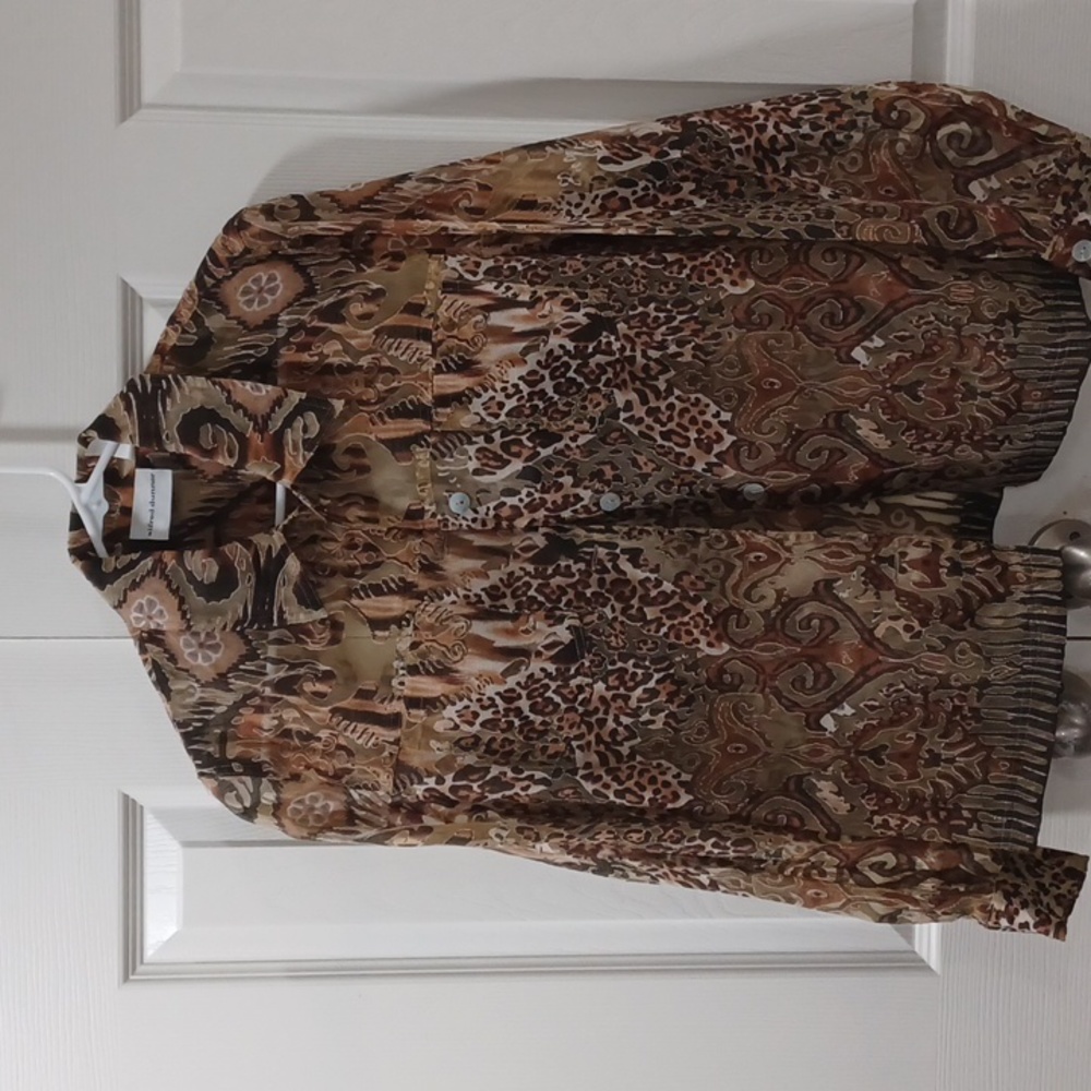 Alfred Dunner button down animal print Blouse, size 8.